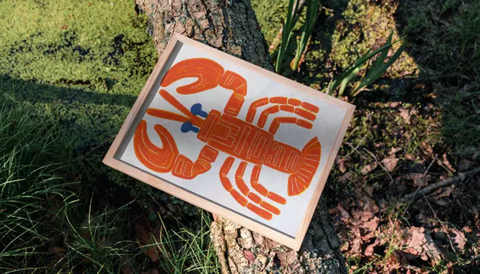 natürlich gerahmtes Poster auf Baum
