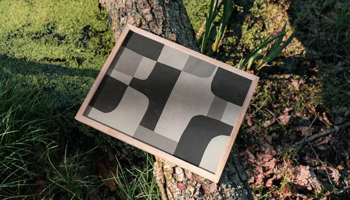 natürlich gerahmtes Poster auf Baum